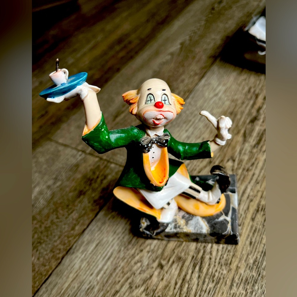Fontanini 951 Depose Italy Colorful Clown Waiter Hand Painted Figurine.